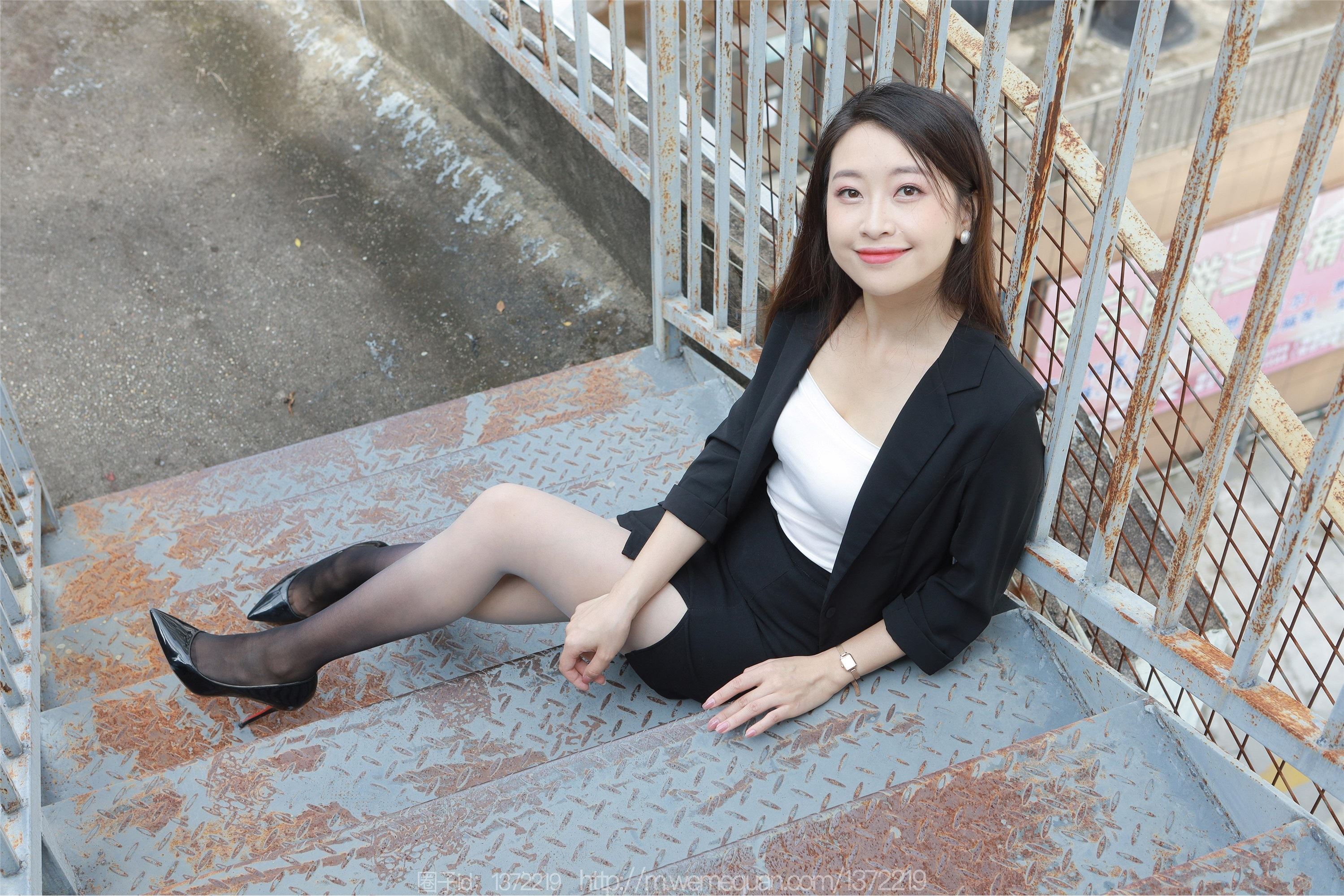 IESS异思趣向  2023.09.28 丝享家 1545 小婕《黑白灰渐变》